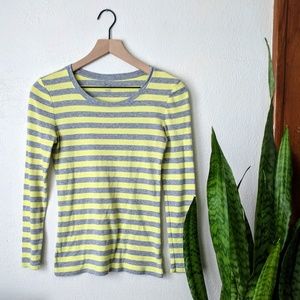 3/$15🌷GAP Stripe Citron Gray Crewneck Tee